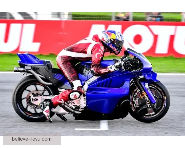 MotoGP新赛季揭幕战激烈对决卫冕冠军再掀速度风暴引爆全场