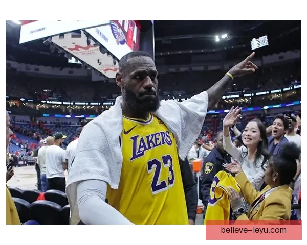 詹姆斯领衔湖人逆转勇士冲击西部榜首再掀高潮季后赛席位争夺战升级