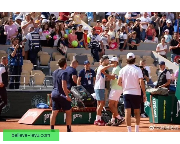 最新网球赛事回顾 纳达尔与德约科维奇激烈对决引发热议