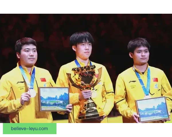 中国男篮激战亚洲杯决赛，全队团结拼搏力争冠军荣耀