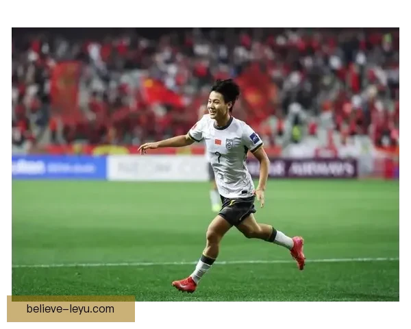 中国足球队备战亚洲杯，主帅强调提升进攻效率与防守稳定性