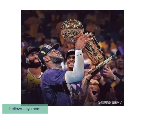 湖人詹姆斯复出首战表现亮眼助球队取得关键胜利